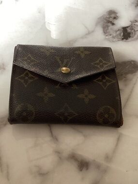 Louis Vuitton Monogram vintage Elise trifold wallet